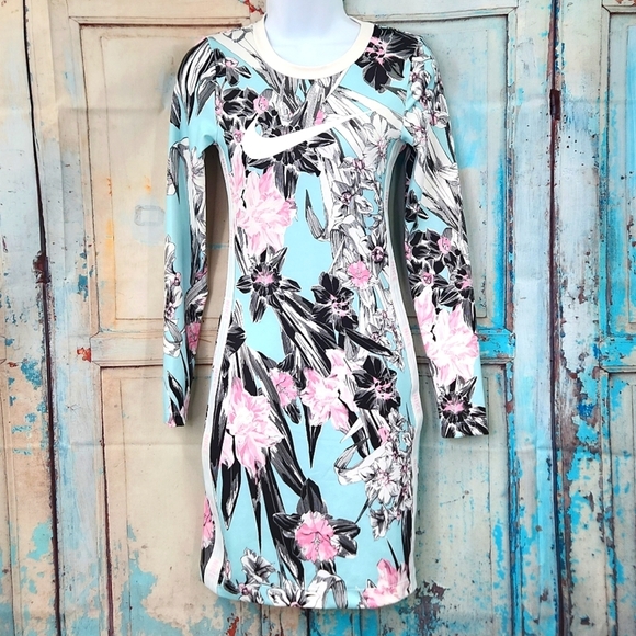 Nike Hyper Femme Long Sleeve Floral Printed Dress in Topaz Mist - Picture 3 of 11